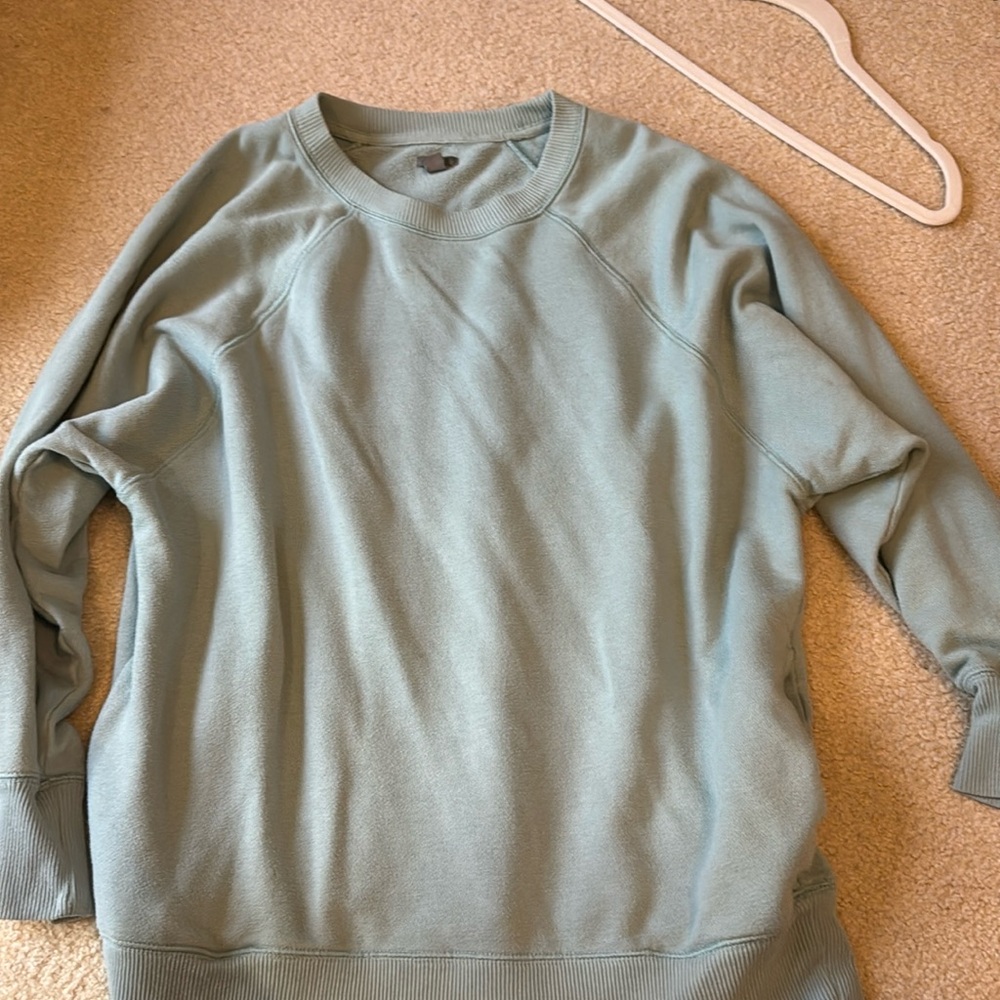 Blue aerie size mediumum sweatshirt small makeup spot